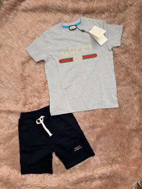 New with tag , Kids Grey Logo Tee & black Shorts Set size 10 for kids
